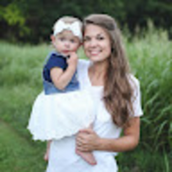 Meet your Posher, Ashlyn - Picture 1 of 1